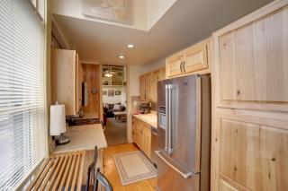 Walk to Water St and River Quaint Saugatuck Apt - 9