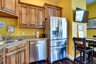 Branson Condo with Pool Near Silver Dollar City! - Branson - 2