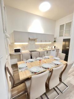 Spacious 2BDR apartment with free parking in Wenceslas Square - 0