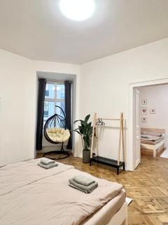 Spacious 2BDR apartment with free parking in Wenceslas Square - Praga - 3