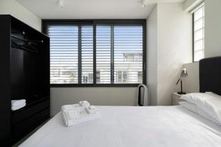 Radiant 2BR Top-Level Unit with Wi-Fi near Bondi Beach - 1