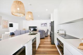 Shiloh Shores - Pet Friendly with Fire Pit - 5 Mins to Beach - Culburra Beach - 6