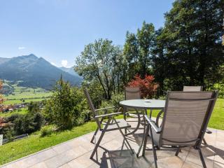 Apartment in Kaprun near Ski Slopes - 1