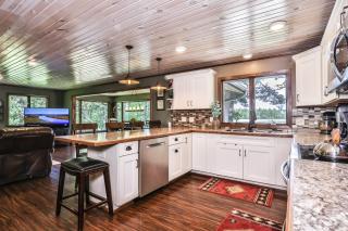 Upper Gresham Lakehouse - 2