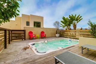 Sunset Cliffs Modern Luxury Estate w Ocean Views, Oversized Spa, AC, Yard! - San Diego - 4