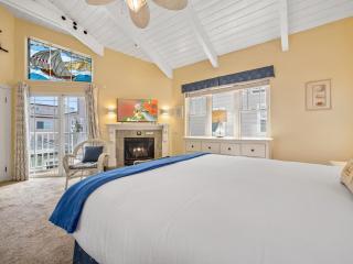 Stunning beach home - steps2sand, AC, Large Patio and Fast Wifi! - San Diego - 9