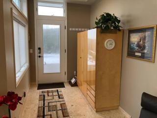 Romantic Spacious Suite with Salish Sea & Mountain Views at Seattle Luxury Estate - Seattle - 4