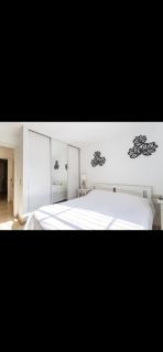 Seaside Serenity: 2BR getaway - 4