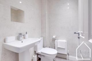 Beautiful 5 Bedroom Home in the City Centre with gated parking - Birmingham - 2
