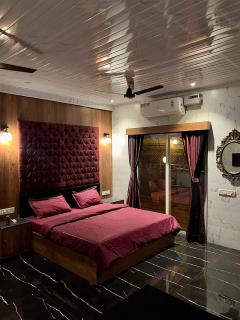 MOUNT BUNGALOWS-1 BEDROOM Private pool chalet -wifi -private pool-ac - Lonavala - 6