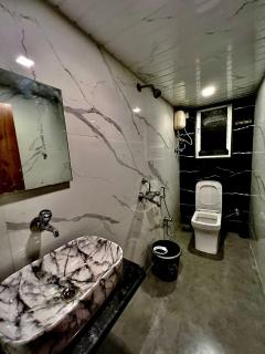 MOUNT BUNGALOWS-1 BEDROOM Private pool chalet -wifi -private pool-ac - Lonavala - 7