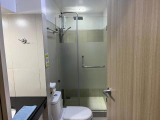 De Luxe, Standard and Studio Suites -The Breeze Residences-close to Airport,Mall of Asia, US Embassy - Manila - 2