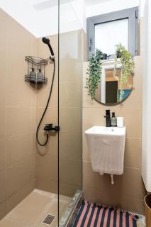 Downtown Urban Spot Jacuzzi&Cinema Universitate - Bucharest - 1