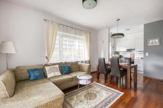 M&R Apartament Airport&Business Marina Mokotów - 4 people - parking - fast WiFi - Netflix - self check-in - terrace - guarded estate - gramophone - 6 min from Chopin Airport - Varsovie - 0