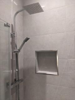 Modern aptmt, 2 Stops to Central London, Smart lock, Netflix - Ealing - 4