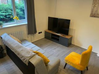Modern Cosy 1 Bed Apartment near City Centre~Double Bed~Parking - Manchester - 9