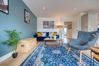 2-Bedroom Cosy, Spacious, & Modern City Apartment, Prime Location! Sleeps 6, Southampton Ocean Village - by Blue Puffin Stays - 7