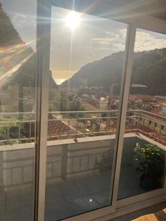 Lovely newly refurbished, 1 bedroom top floor apartment with sea views, fast WI-FI CABLE TV and Netflix - Ribeira Brava - 1