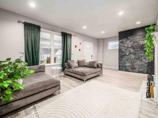 Staying Comfortable in Central Columbus, Pet Friendly, 30 Day Min Stay - 2