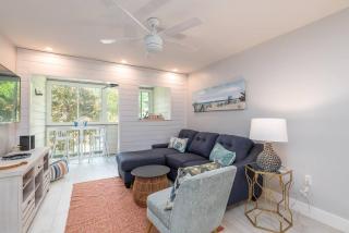 Stylish, Renovated Coastal Haven on Hilton Head! - Hilton Head Island - 1