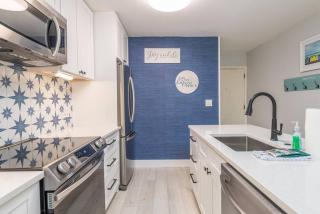 Stylish, Renovated Coastal Haven on Hilton Head! - Hilton Head Island - 6