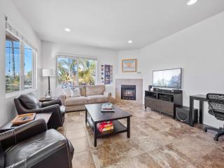 Pacific Beach Paradise - Near the Beach w AC, Garage, Fast Wifi & Private Patio! - San Diego - 7