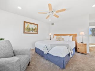 Pacific Beach Paradise - Near the Beach w AC, Garage, Fast Wifi & Private Patio! - San Diego - 5