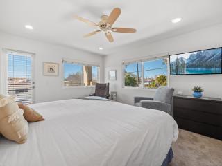 Pacific Beach Paradise - Near the Beach w AC, Garage, Fast Wifi & Private Patio! - San Diego - 4