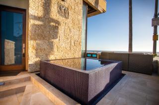 Verona Oceanfront Luxury Villa w Spa, Multiple Private Patios, Grill, AC & Garage - 9