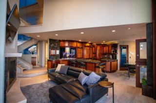 Verona Oceanfront Luxury Villa w Spa, Multiple Private Patios, Grill, AC & Garage - 5