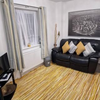4 Bedroom Luxury Home with Garden in East London - Wanstead - 8