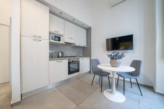 Bovio Boutique Studio Apartment - 8