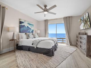 Stunning Oceanfront Villa - Massive Patio, Hot Tub, Parking, Pet Friendly & Views! - San Diego - 9