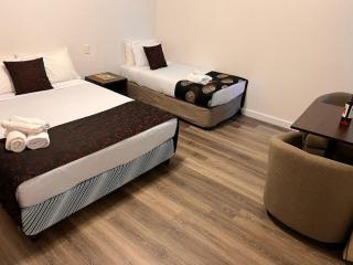 Ensuite gouger entire apartment 306 - Adelaide - 7