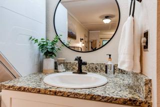 Charming Lake Lure Studio at Rumbling Bald Resort! - Lake Lure - 6