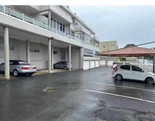 15 uvongo square holiday home - 4