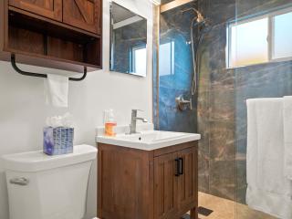 Bay Park Garden Paradise - central Location, AC, Washer Dryer & Private yard! - San Diego - 1