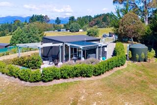 The shed with a view - Mahana - 9