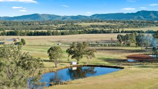 Molly Morgan Vineyard Villa Chardonnay. A Romantic Getaway for Two - Lovedale - 2