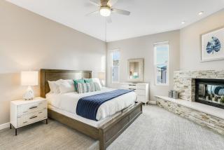 Massive Beach Home w Stunning Rooftop, Parking, Spa, AC & Bay Views! - San Diego - 5