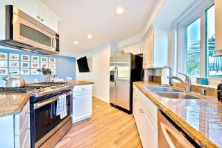 Stunning South Mission Home with Private Rooftop & Ocean Views! - San Diego - 3