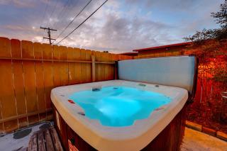 Pacific Paradise - Large Patio, Hot Tub, Short Walk to Beach, & Parking - San Diego - 9
