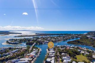 Waterfront Home - Jetty, inground pool - 3