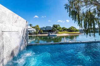 Waterfront Home - Jetty, inground pool - 2