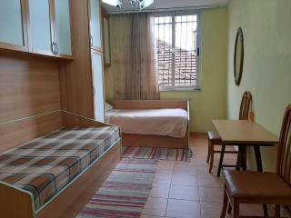 Enki's Guesthouse - Tirana - 4