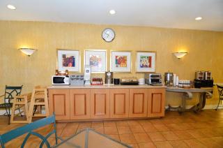 Best Western Plus Palm Desert Resort - 4