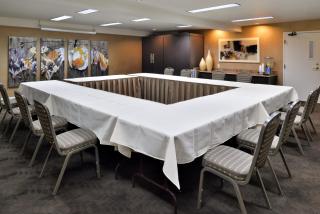Best Western Plus Novato Oaks Inn - 1