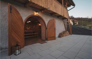 Awesome Home In Jastrebarsko - Jastrebarsko - 9