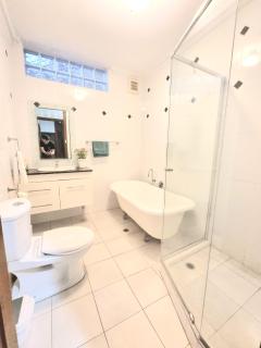 River Front Luxury Home in Maylands - 7