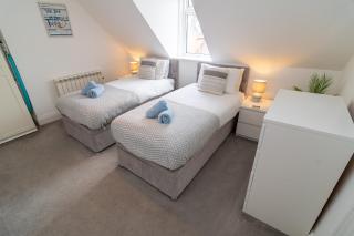 Light airy 3 bed Town Cntr flat 700m to the Beach - 7